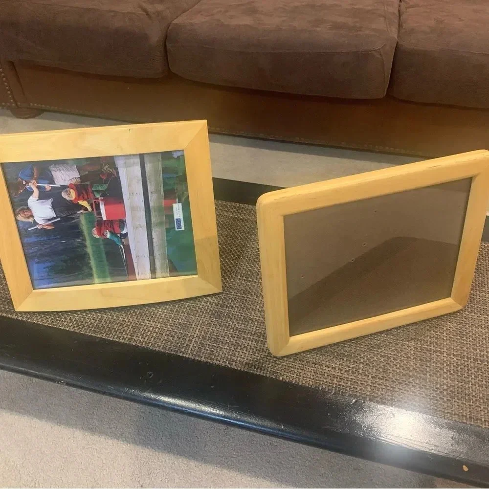 Elegant Set of 2 matching‎ wooden picture frames - timeless charm!